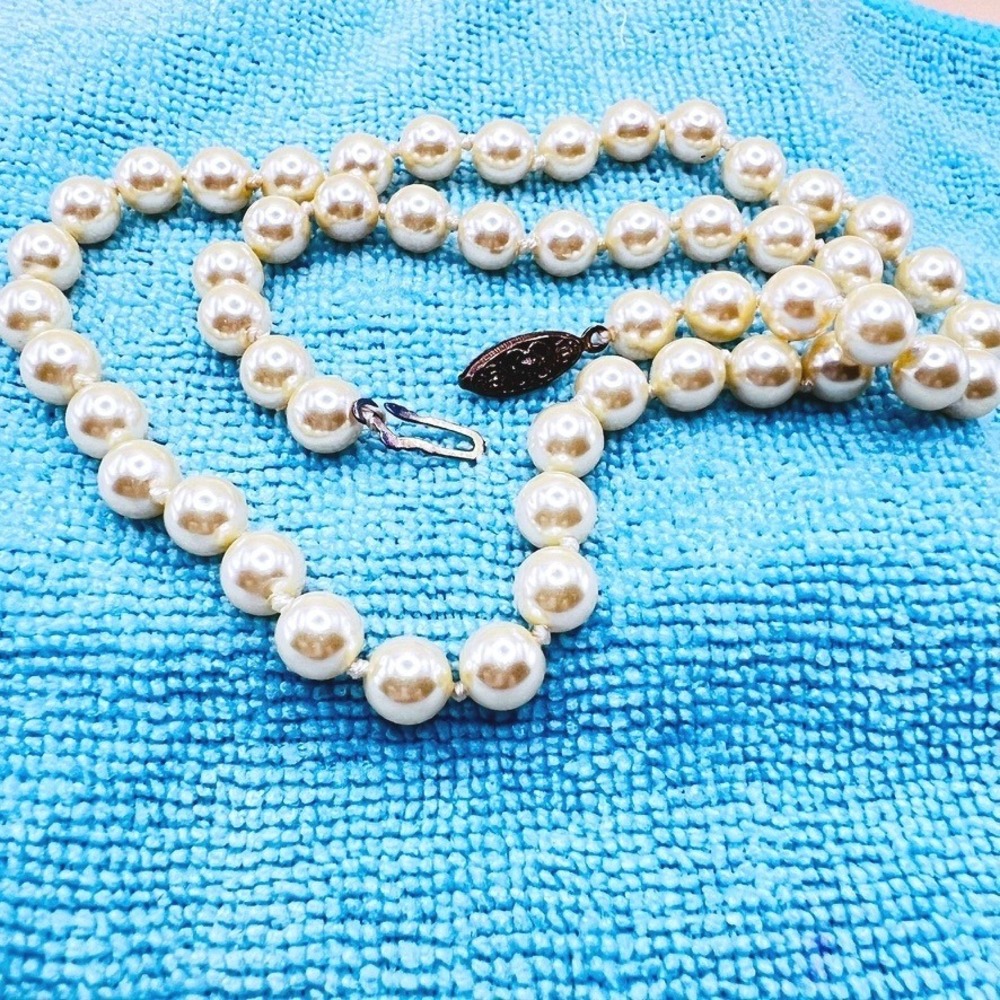 Vintage Faux Pearl Necklace Knotted Cream Ornate Box Clasp Gold Tone‎ 18"